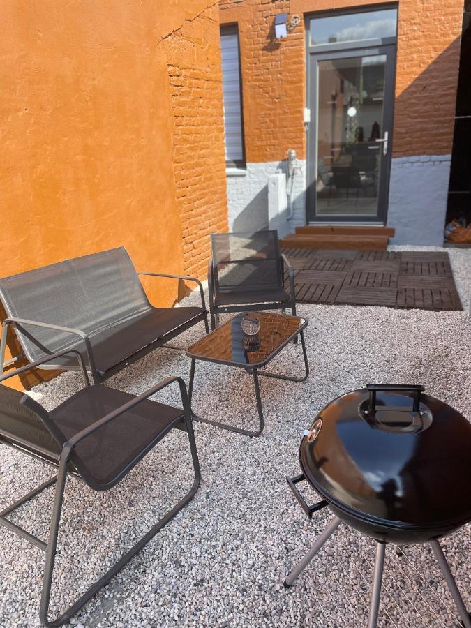 Maison Proche Du Centre Ville De La Gare L Aeroport De شارلروا المظهر الخارجي الصورة